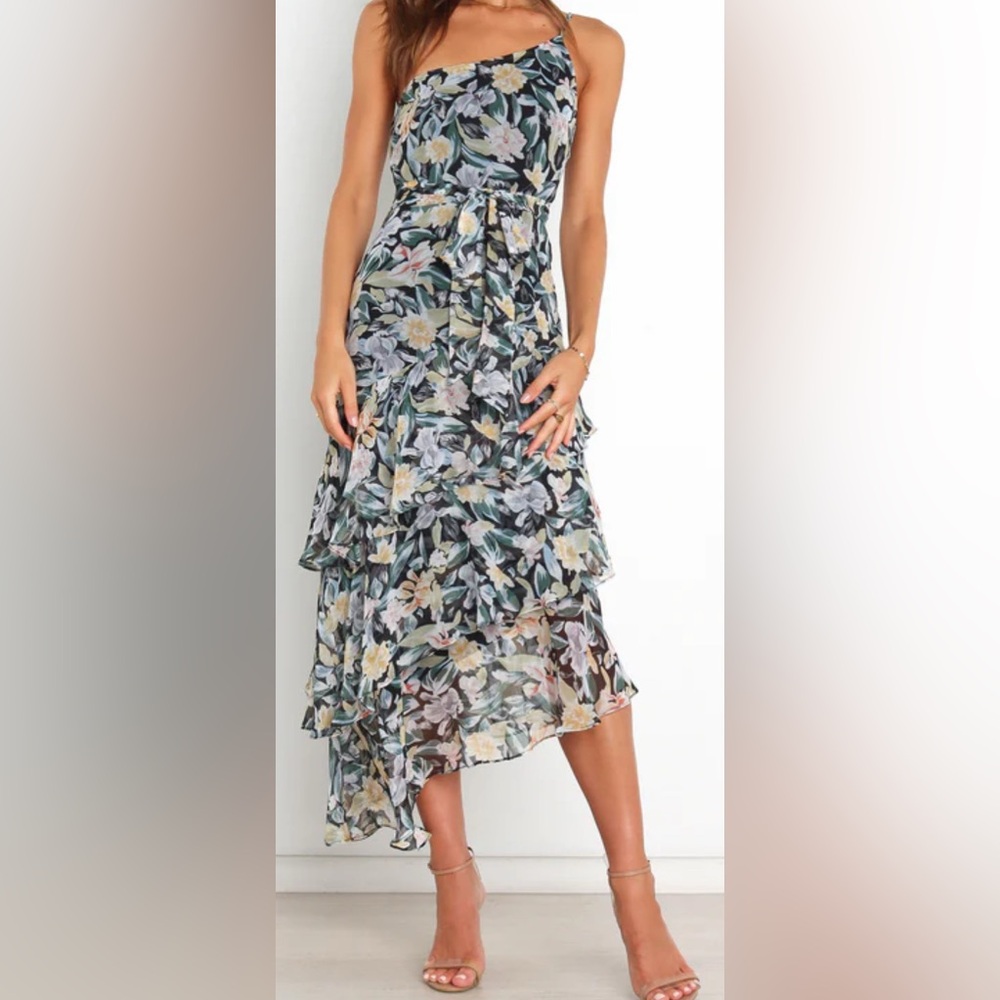 New - Petal & Pup ‘Amren’ Floral Midi Dress